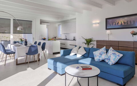 Villa Gioia 8: Meubilair, Interieur Ontwerp, Flooring, Bankstel, Verdieping, Plafond, Tafel, Hout, Woonkamer, Kamer
