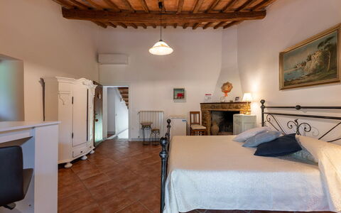 Il Pratone 12: Meubilair, Muur, Flooring, Interieur Ontwerp, Verdieping, Plafond, Slaapkamer, Kamer, Bed, Huis