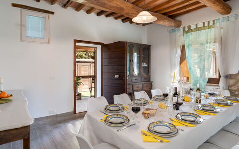 Il Pratone 12: Meubilair, Interieur Ontwerp, Tafel, Hout, Stoel, Eetkamer, Keuken En Eettafel, Flooring, Kamer, Tableware