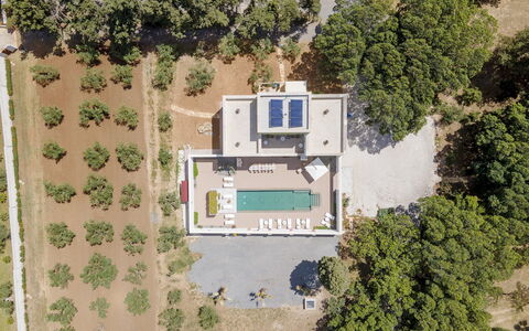 Villa Maria Paradiso 10: Zwembad, Woongebied, Luchtfotografie, Landgoed, Vogelperspectief, Toevlucht, Landscaping, Ontwerp, Villa, Herenhuis