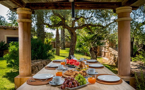 Villa Ashram 6: Meubilair, Toevlucht, Tuin, Buitenmeubels, Schaduw, Eco Hotel, Landscaping, Stoel, Hacienda, Backyard