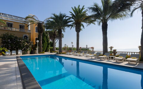 Villa Carina 12: Blauw, Zwembad, Toevlucht, Eco Hotel, Zee, Landgoed, Hotel, Hacienda, Balkon