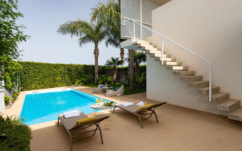 Villa Carrubo 4: Zwembad, Toevlucht, Eco Hotel, Schaduw, Buitenmeubels, Landscaping, Hacienda, Landgoed, Villa