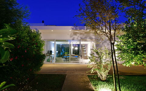 Villa Carrubo 4: Verlichting, Huis, Tuin, Schaduw, Landschap Verlichting, Lichte Inrichting, Landscaping, Werf, Backyard, Landgoed