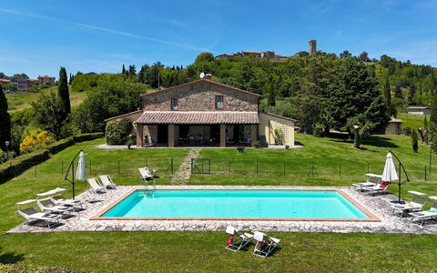 Podere San Lorenzo 12: Landgoed, Huis, Boerderij, Verblijf, Zwembad, Villa, Gazon, Hacienda, Tuin, Herenhuis
