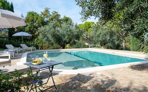 Villa Cherubini 8+1: Water, Zwembad, Buitenmeubels, Toevlucht, Schaduw, Stoel, Eco Hotel, Tuin, Waterpartij, Backyard