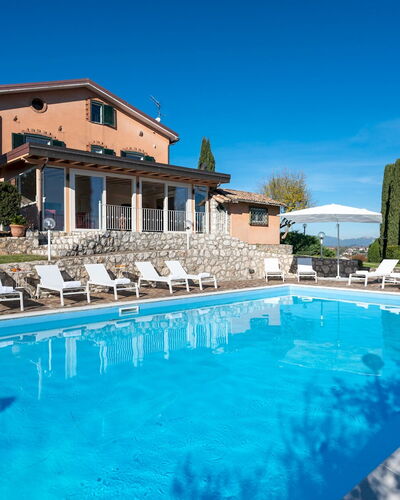 Tenuta Cavi 10: Zwembad, Huis, Toevlucht, Landgoed, Villa, Buitenmeubels, Hotel, Eco Hotel, Badplaats, Ligstoel