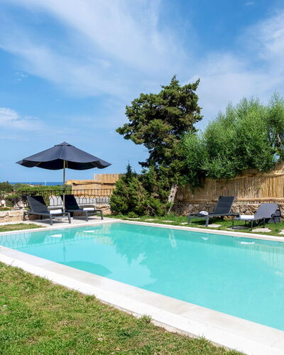 Villa la Maddalena 6+2: Blauw, Zwembad, Toevlucht, Tuin, Buitenmeubels, Eco Hotel, Landscaping, Landgoed, Schaduw, Hacienda
