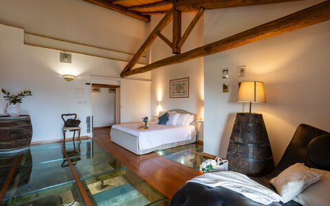 Vigne Dell'Etna 6: Meubilair, Interieur Ontwerp, Hout, Flooring, Plafond, Verdieping, Bed, Slaapkamer, Verlichting, Kamer