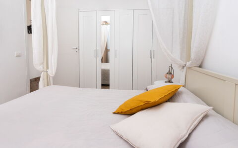 Profumo di Zagara 6+2: Meubilair, Interieur Ontwerp, Bed, Slaapkamer, Muur, Verdieping, Hout, Kamer, Bedding, Flooring
