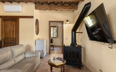 Poggio delle Lumie 6: Meubilair, Interieur Ontwerp, Muur, Flooring, Hout, Verdieping, Kamer, Huis, Verlichting, Woonkamer