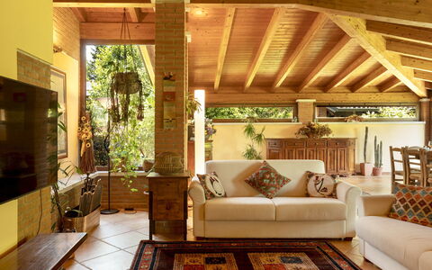Villa Valchero 12: Meubilair, Interieur Ontwerp, Bankstel, Flooring, Verdieping, Hout, Plafond, Woonkamer, Kamer, Stoel