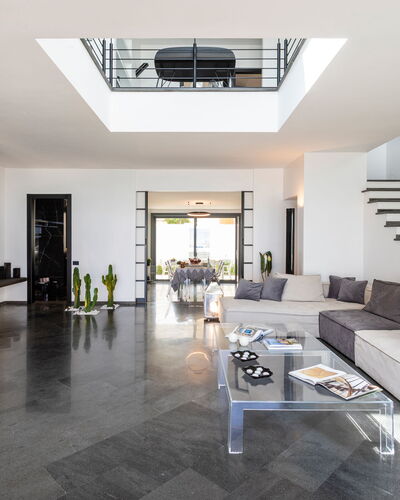 Dimora Egadina Giovanni 4+4: Meubilair, Interieur Ontwerp, Flooring, Verdieping, Bankstel, Plafond, Woonkamer, Huis, Tafel, Verlichting