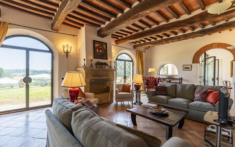 Podere Casanovina 12: Meubilair, Interieur Ontwerp, Huis, Stoel, Plafond, Houten Vloer, Bankstel, Woonkamer, Hardwood, Villa
