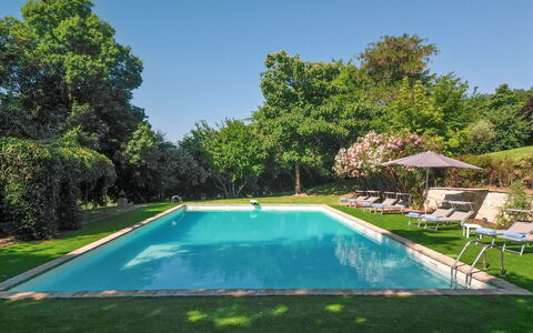 Dolce Collina 10: Zwembad, Blauw, Boom, Toevlucht, Tuin, Schaduw, Vrije Tijd, Eco Hotel, Landgoed, Landscaping