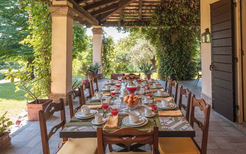 Dolce Collina 10: Meubilair, Tafel, Stoel, Keuken En Eettafel, Tuin, Buitenmeubels, Schaduw, Eco Hotel, Toevlucht, Buitentafel