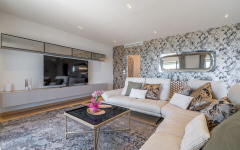 Dimora Mareblu 6: Meubilair, Interieur Ontwerp, Bankstel, Flooring, Muur, Verdieping, Woonkamer, Plafond, Hout, Kamer