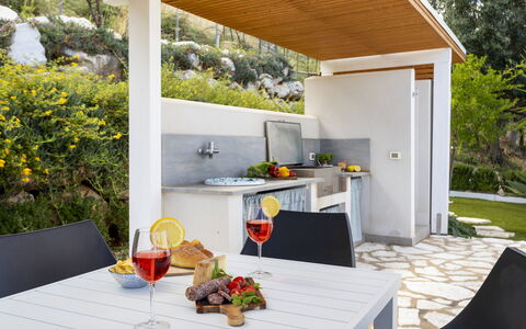 Villa dei Sospiri 4: Meubilair, Stoel, Buitenmeubels, Tuin, Schaduw, Kamerplant, Keuken En Eettafel, Outdoor Structuur, Patio, Ontwerp