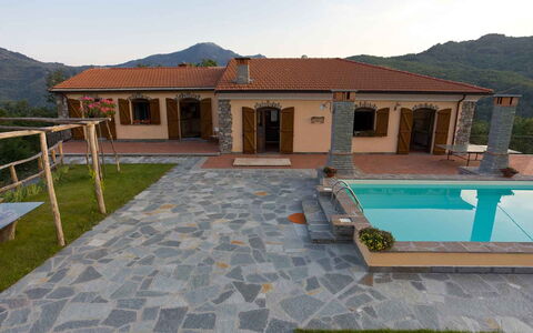 Villa Arbeio 8+6