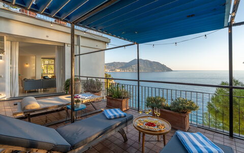 Casa Chiara 6+2: Blauw, Water, Zee, Buitenmeubels, Kust, Kust En Oceanic Landvormen, Balkon, Meubilair, Toevlucht, Stoel