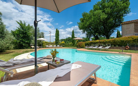 Podere Sant'Eugenio 14: Zwembad, Toevlucht, Buitenmeubels, Tuin, Eco Hotel, Ligstoel, Thermae, Buitentafel, Landscaping, Binnenplaats
