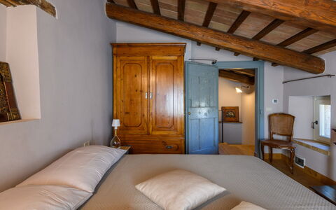Dimora dei Sogni 7+1: Meubilair, Muur, Interieur Ontwerp, Slaapkamer, Hout, Plafond, Bed, Verdieping, Flooring, Kamer