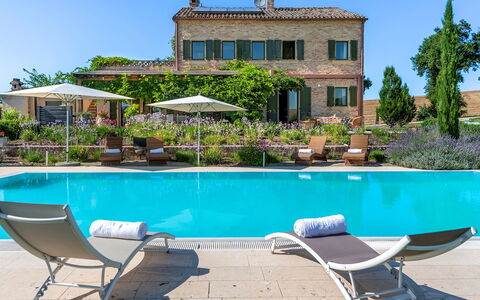 Casa Sant'Elia 7+3: Zwembad, Toevlucht, Buitenmeubels, Paraplu, Ligstoel, Landgoed, Eco Hotel, Vrije Tijd, Thermae, Villa