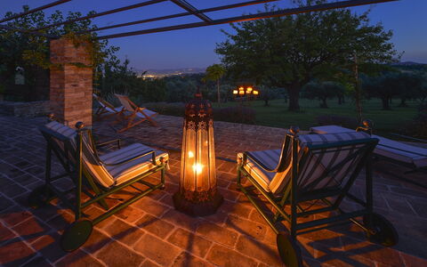 Casa Eugenia 8: Schemer, Meubilair, Avond, Buitenmeubels, Tuin, Flagstone, Landscaping, Patio, Landschap Verlichting, Schaduw