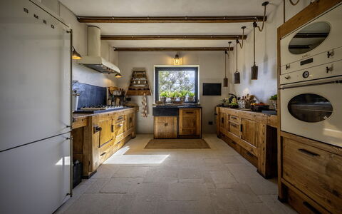 I Tramonti 10+2: Keuken, Countertop, Hout, Cabinetry, Toestel Van De Keuken, Major Appliance, Meubilair, Fornuis, Flooring, Interieur Ontwerp