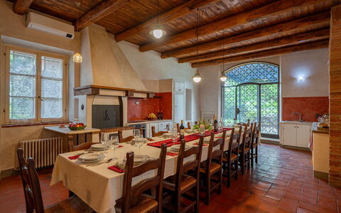 Sangiovese 14: Meubilair, Interieur Ontwerp, Plafond, Tafel, Flooring, Keuken En Eettafel, Eetkamer, Stoel, Verlichting, Kamer