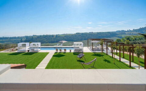 Villa Oxa 12+2: Zwembad, Buitenmeubels, Tuin, Kunstgras, Gazon, Landscaping, Toevlucht, Park, Balkon, Villa