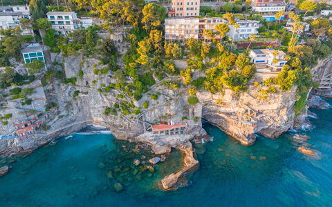 La Scogliera di Sori 5+1: Water, Zwemwater, Kust, Kust En Oceanic Landvormen, Zee, Headland, Zomer, Voorgebergte, Terrein, Oceaan