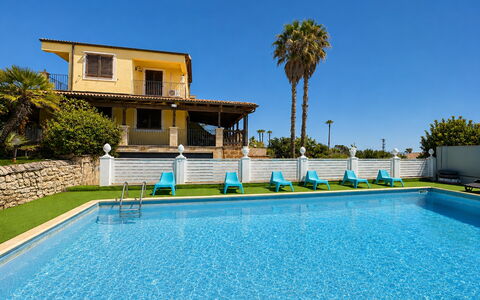 Villa Patrizia: Blauw, Zwembad, Toevlucht, Eco Hotel, Landgoed, Schaduw, Hacienda, Vrije Tijd, Villa