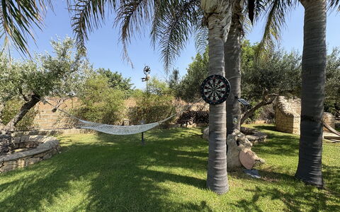 Villa Patrizia: Tuin, Gazon, Landscaping, Schaduw, Backyard, Werf, Hacienda