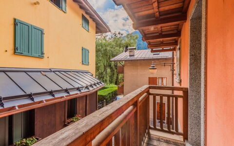 Rugia: Architectuur, Huis, Appartement, Balkon, Beits, Bergdorp