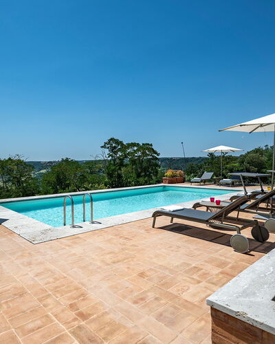 Tenuta Orsini 9+3: Zwembad, Buitenmeubels, Toevlucht, Paraplu, Ligstoel, Meubilair, Wolk, Eco Hotel, Stoel, Schaduw