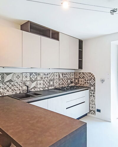 Federica: Flooring, Keuken, Interieur Ontwerp, Muur, Hout, Verdieping, Countertop, Plafond, Kamer, Huis