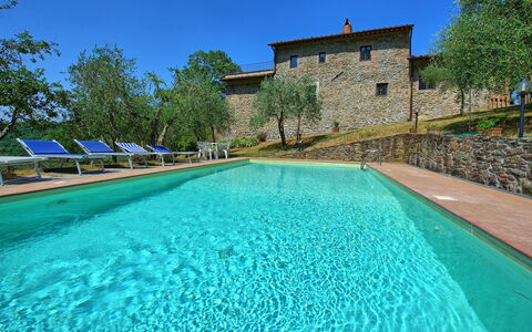 Poggio Conca: Zwembad, Eigendom, Vrije Tijd, Water, Azure, Onroerend Goed, Landgoed, Huis, Gebouw, Villa