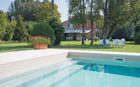 Villa Fontine: Eigendom, Zwembad, Huis, Huis, Onroerend Goed, Woongebied, Gebouw, Landgoed, Architectuur, Villa