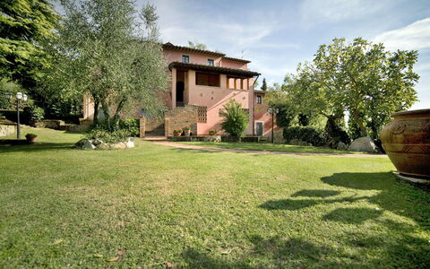 Le Rondini: Eigendom, Huis, Gras, Huis, Gazon, Land Lot, Landgoed, Onroerend Goed, Werf, Gebouw