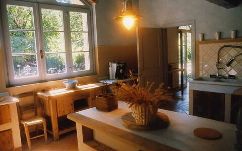La Cenerara: Kamer, Eigendom, Gebouw, Meubilair, Interieur Ontwerp, Tafel, Huis, Straal, Eetkamer, Onroerend Goed