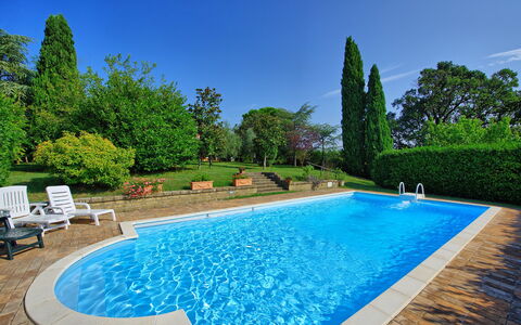 Casale Giulio: Zwembad, Eigendom, Onroerend Goed, Vrije Tijd, Landgoed, Water, Huis, Gras, Vakantie, Backyard