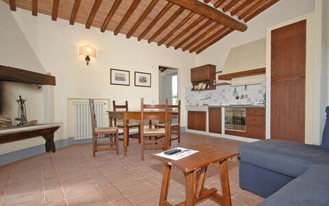 Brunello: Eigendom, Gebouw, Kamer, Meubilair, Huis, Interieur Ontwerp, Plafond, Onroerend Goed, Huis, Zolder