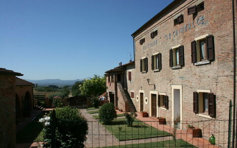 Fattoria le Chianacce: Eigendom, Gebouw, Huis,  Dorf\, Woongebied, Buurt, Huis, Onroerend Goed, Architectuur, Landgoed