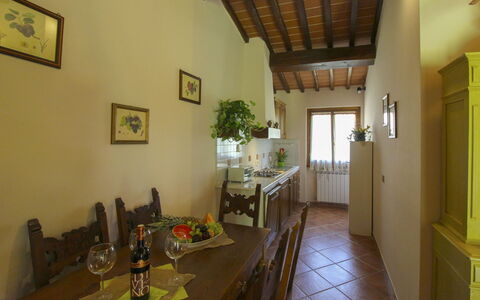 Le Balze: Meubilair, Interieur Ontwerp, Flooring, Plafond, Keuken En Eettafel, Tafel, Verdieping, Kamer, Eetkamer, Stoel
