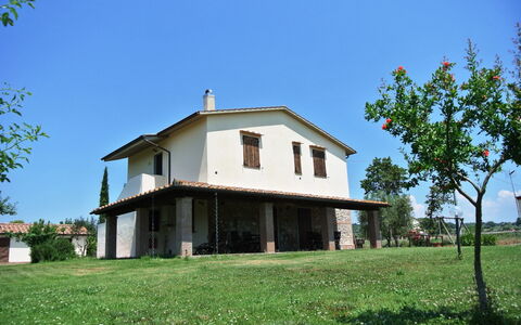 Nonno Tobia: Lucht, Fabriek, Gebouw, Eigendom, Venster, Boom, Huis, Land Lot, Verblijf, Woongebied