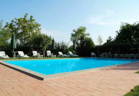 Casa Grion: Water, Lucht, Fabriek, Eigendom, Zwembad, Azure, Boom, Schaduw, Gras, Vrije Tijd