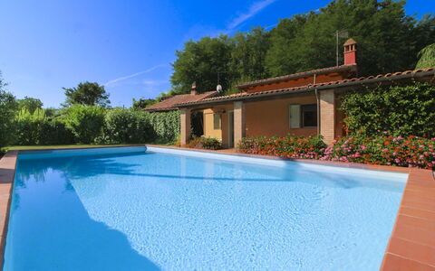 Pagliazzone: Zwembad, Blauw, Samengesteld Materiaal, Toevlucht, Vrije Tijd, Waterpartij, Eco Hotel, Hacienda, Villa, Schaduw