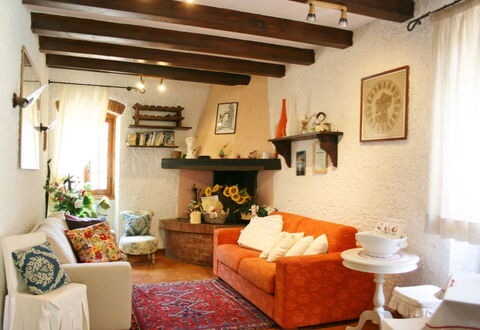 La Rogaia: Kamer, Woonkamer, Eigendom, Interieur Ontwerp, Meubilair, Gebouw, Huis, Muur, Plafond, Huis