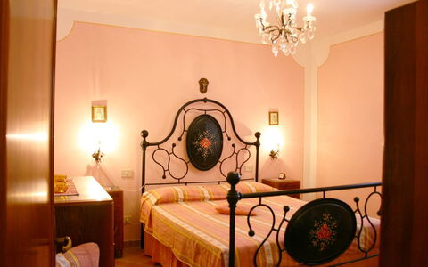 Podere San Bono: Kamer, Eigendom, Slaapkamer, Bed, Meubilair, Interieur Ontwerp, Suite, Gebouw, Laken, Boutique Hotel